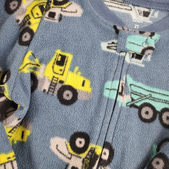 Carter's Set of Two Fleece Footies Pajamas Size 2T Firetrucks Construction - Picture 3 of 9